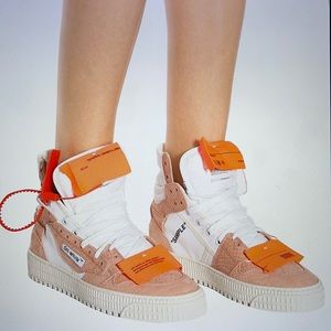 OFF White c/o Virgil Abloh Off Court 3.0 Sneakers